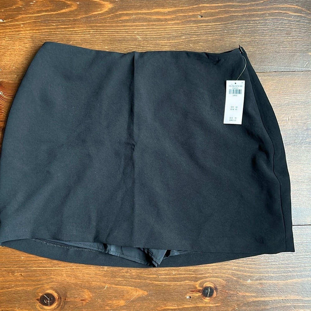 Abercrombie & Fitch Scarlett Premium Crepe Mini Skort